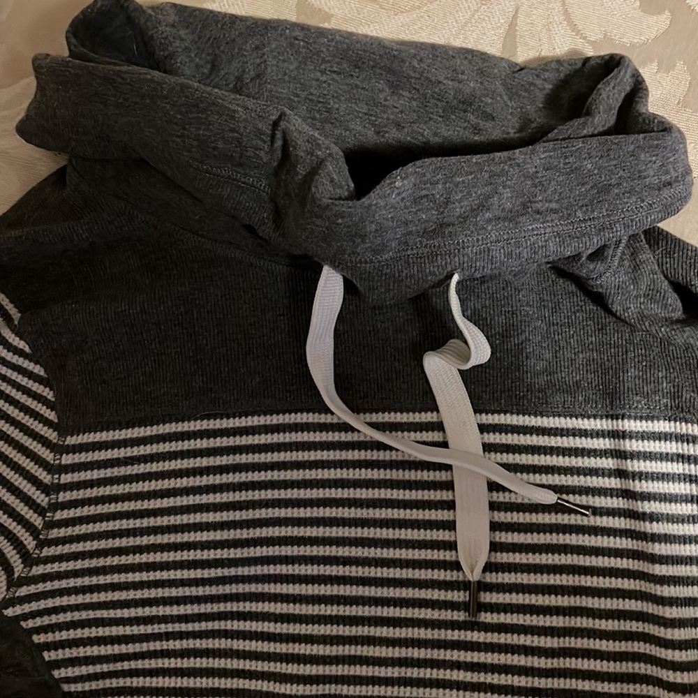 Gray and white shirt - Picture 2 of 2